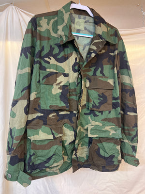 US Military Issue Woodland BDU Camo - Combat Coat Mens XL Reg “NEW Old Stock “