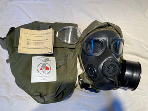 M45 US MILITARY GAS MASK KIT SIZE MEDIUM ISSUED CONDITION