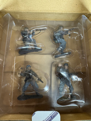 COLLECTORS SHOWCASE MINIATURES