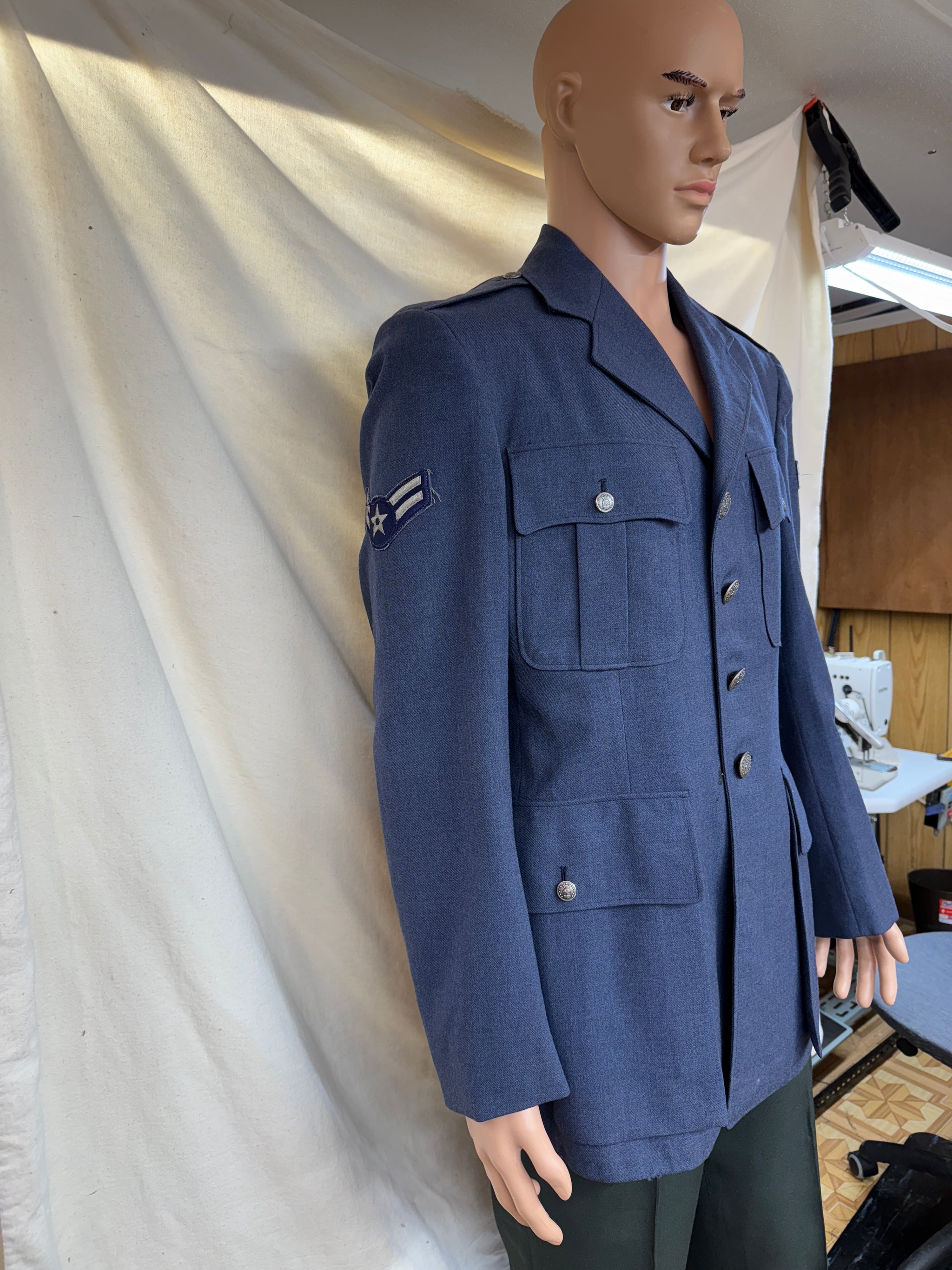 service dress blue coat USAF MEN'S ENLISTED SERVICE DRESS UNIFORM