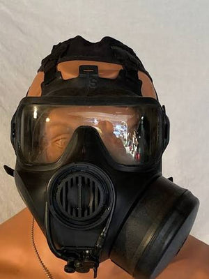 "NEW" AVON M53 U.S. MILITARY GAS MASK KIT SIZE RH MEDIUM