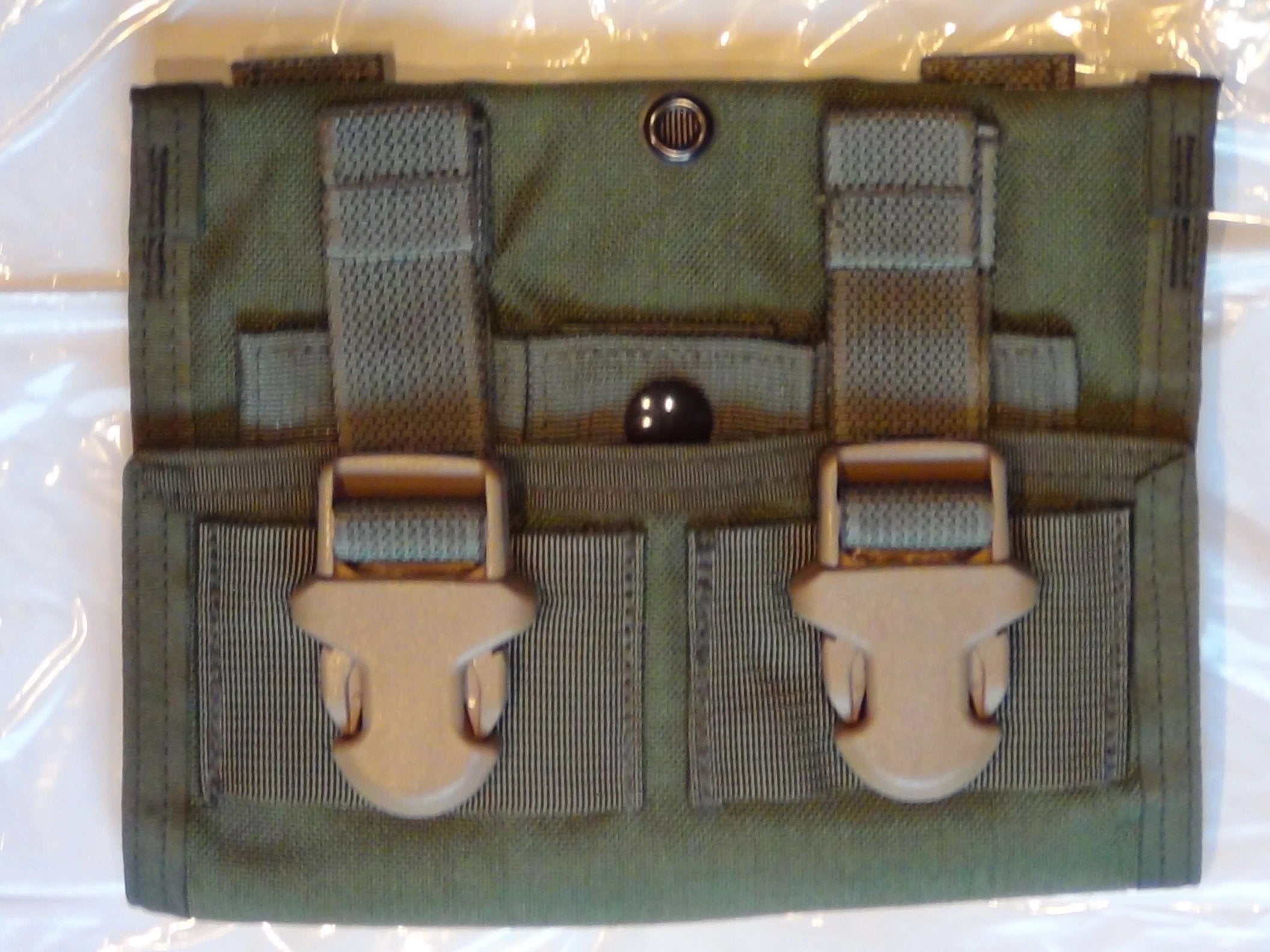 C-MAGポーチ　ブラック　EAGLE製 Loaded Gear CX-200 Triple Magazine Pouches | Black, OD Green