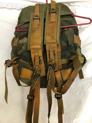 US Military Woodland Camo Alice Field Pack Radio Backpack Med. w/straps VINTAGE