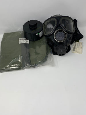 US MILITARY ISSUE M40 GAS MASK W/FILTER AND CANVAS POUCH