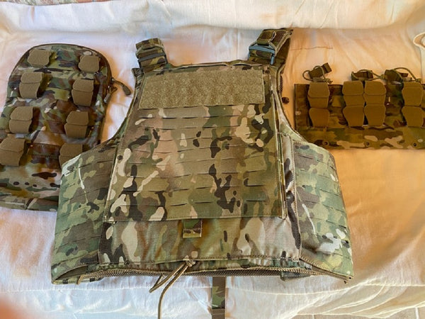 MULTICAM FIRST SPEAR SIEGE-R PLATE CARRIER SIZE MEDIUM W/3A ARMOR ,ETC ...